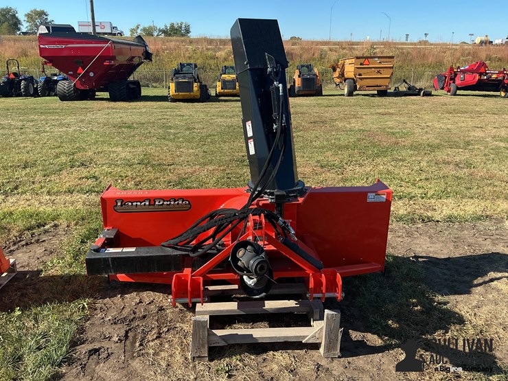 land-pride-sb2584-84”-3-pt-snow-blower-image-6