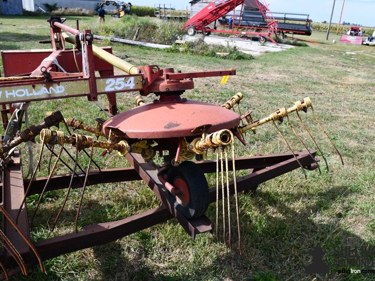 new-holland-254-image-19