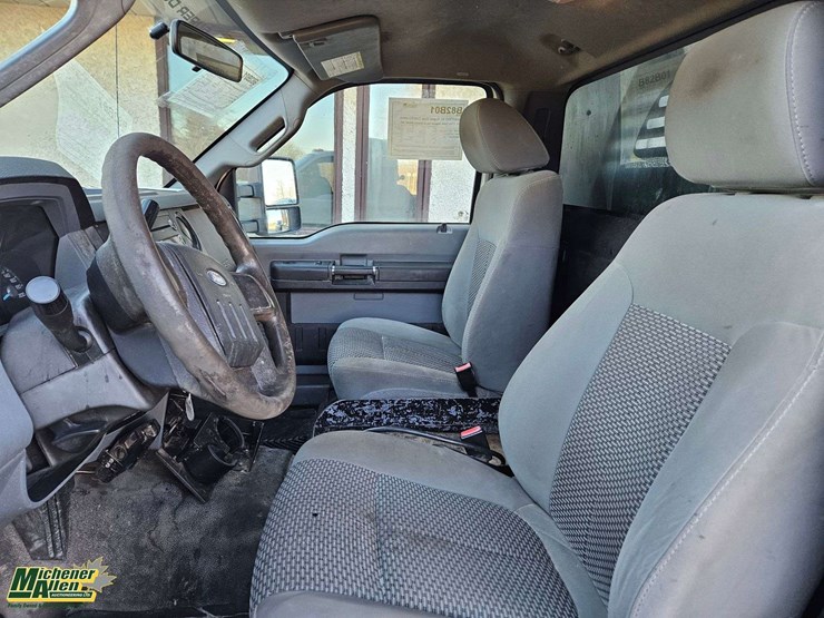 2011-ford-f350-image-25