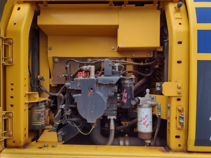 komatsu-pc240-lc-11-image-42