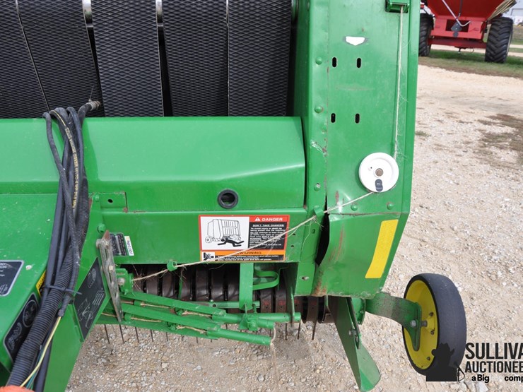 2002-john-deere-567-image-18