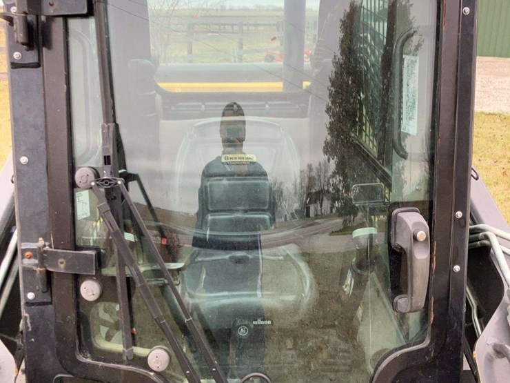 2018-new-holland-l228-image-37