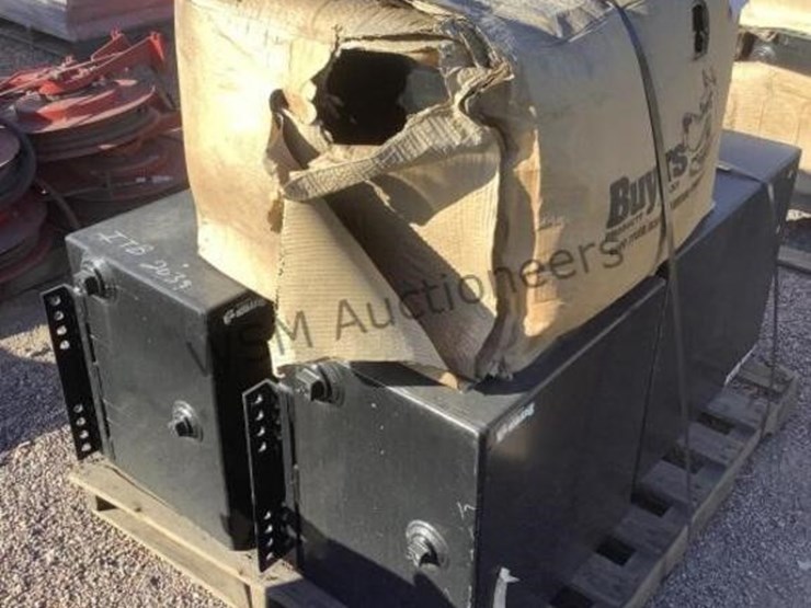 pallet-of-steel-hydraulic-tanks-image-1