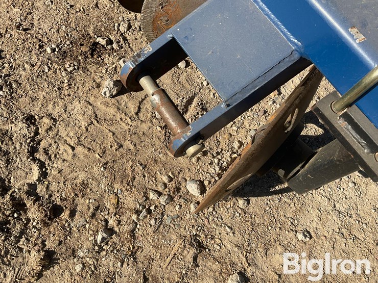 blu-jet-pivot-track-closer-image-9