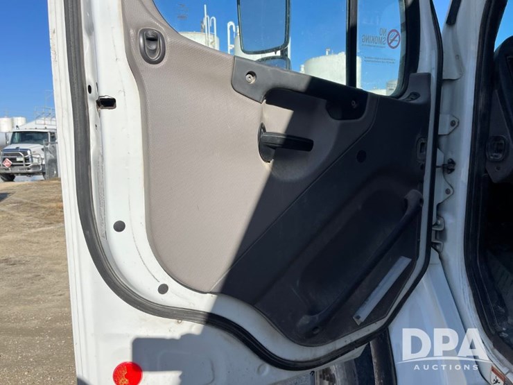 2016-freightliner-petroleum-truck-(jn3388,-unit-2374)-image-54