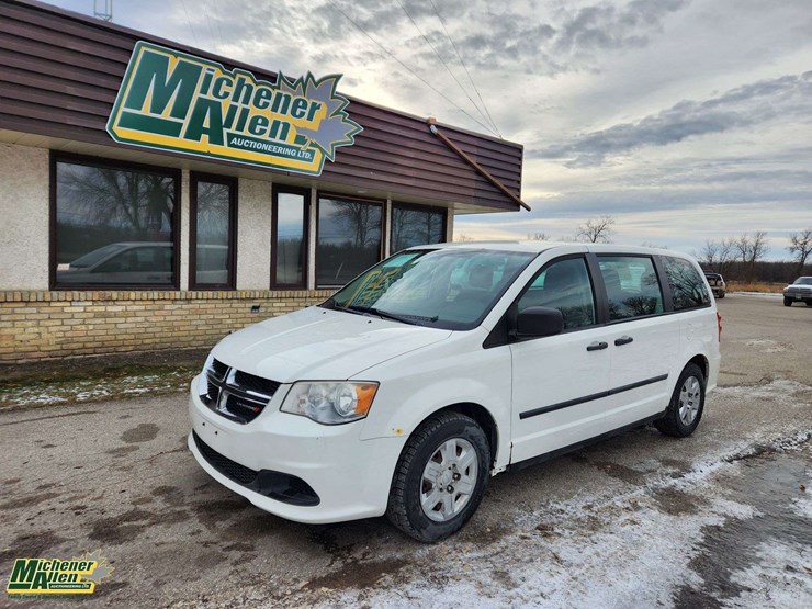 2013-dodge-grand-caravan-se-image-1