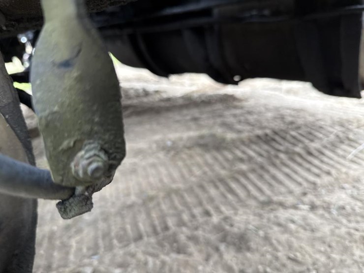 #3155-•-volvo-sleeper-cab-parts-semi-image-31