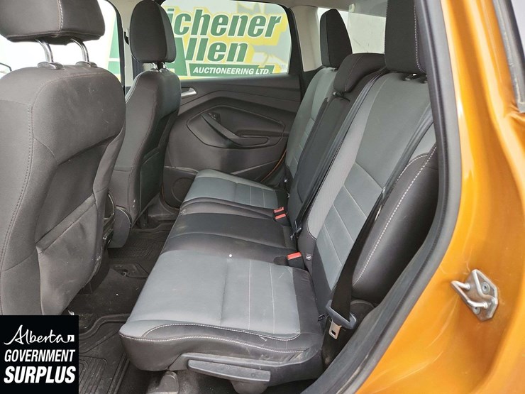 2016-ford-escape-se-image-16