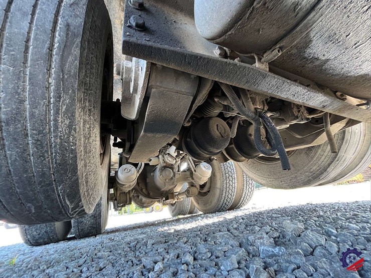 2016-kenworth-t880-image-44