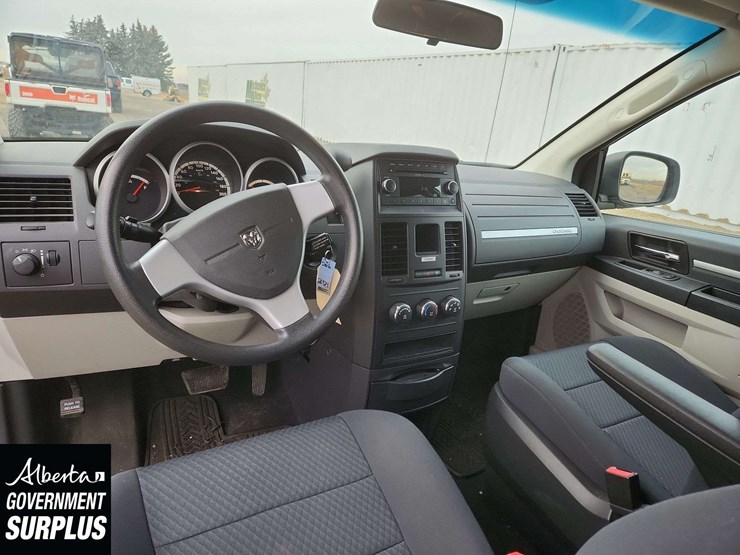 2010-dodge-grand-caravan-se-image-14