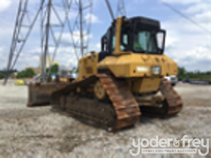 2016-caterpillar-d6n-image-2