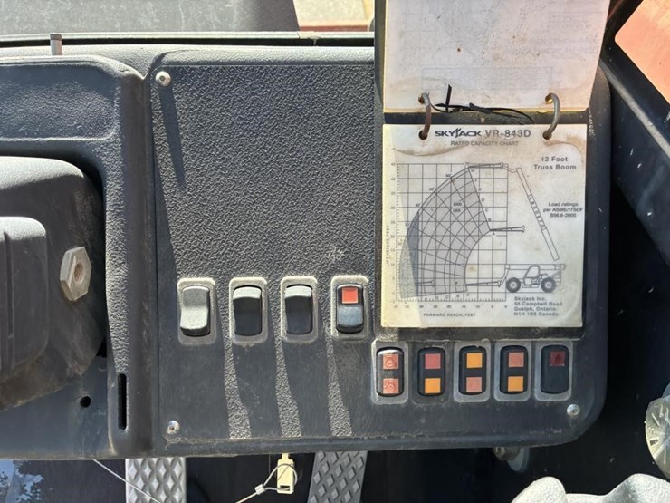2012-skyjack-vr843d-image-16