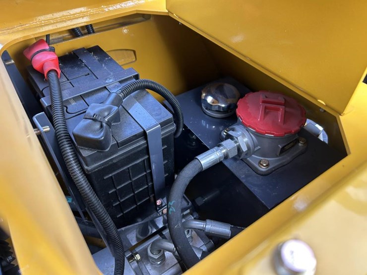 #2710-•-2025-infront-yf400-mini-tracked-skid-steer-image-15