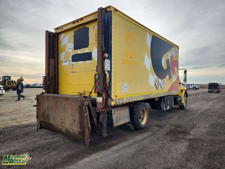 2006-international-durastar-4200-image-3