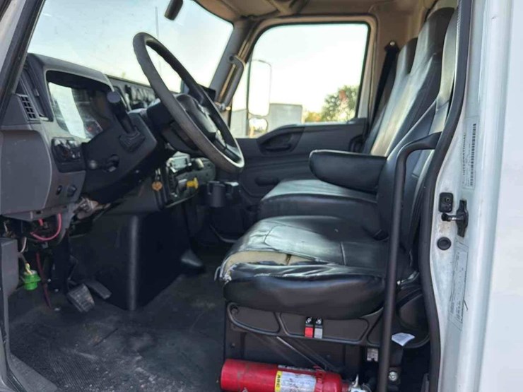 2020-international-mv607-image-10