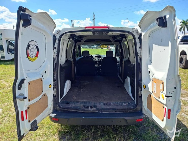 2015-ford-transit-connect-image-19
