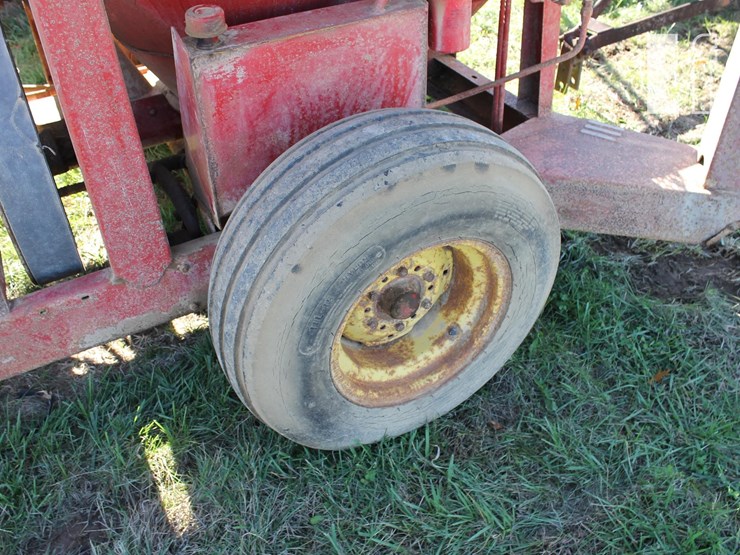 new-holland-354-image-7