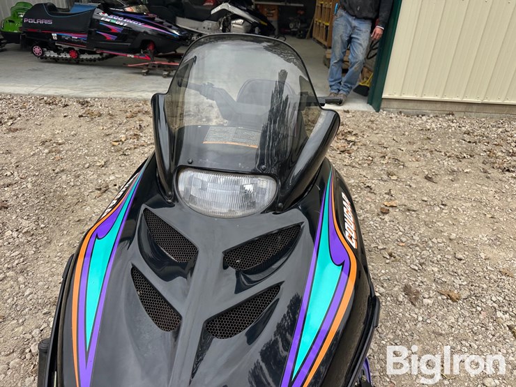 1995-caterpillar-550-image-14