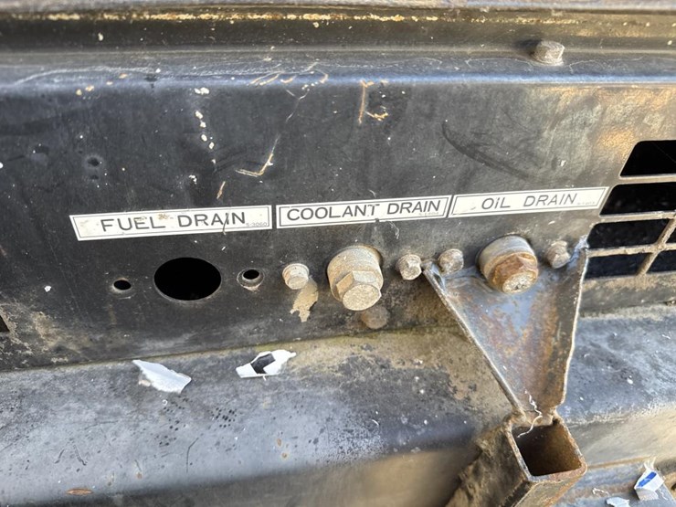 #1470-•-whisperweld-dlw-400esa4-towable-welder-image-28