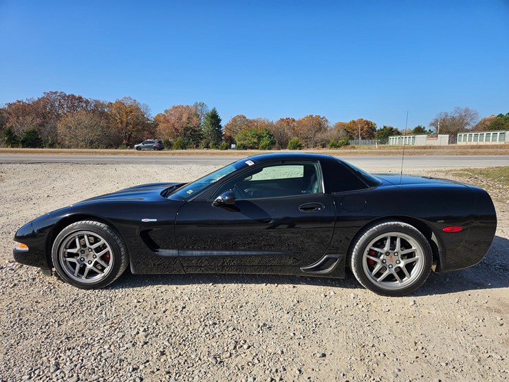 #22774-•-2002-chevrolet-corvette-z06-car-image-6