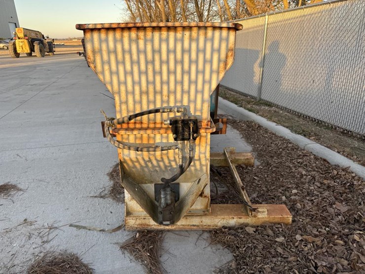 #4294-•-68“-hydraulic-skid-steer-mixer-attachment-image-8