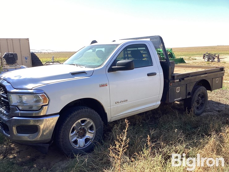 2019-dodge-2500-image-1