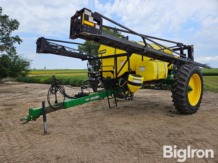 bestway-1,850-gal-100'-boom-pull-type-sprayer-image-1