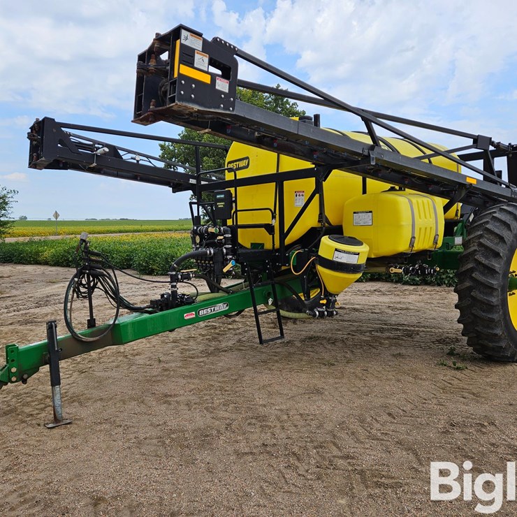 Bestway 1,850-Gal 100' Boom Pull Type Sprayer