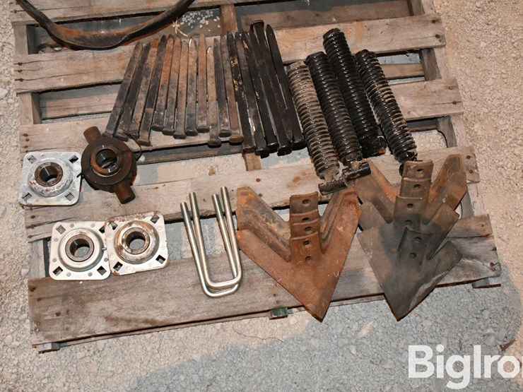pallet-of-landoll-misc-parts-image-9