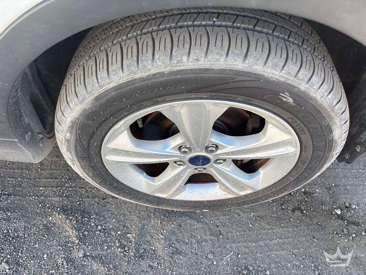 2015-ford-escape-image-23