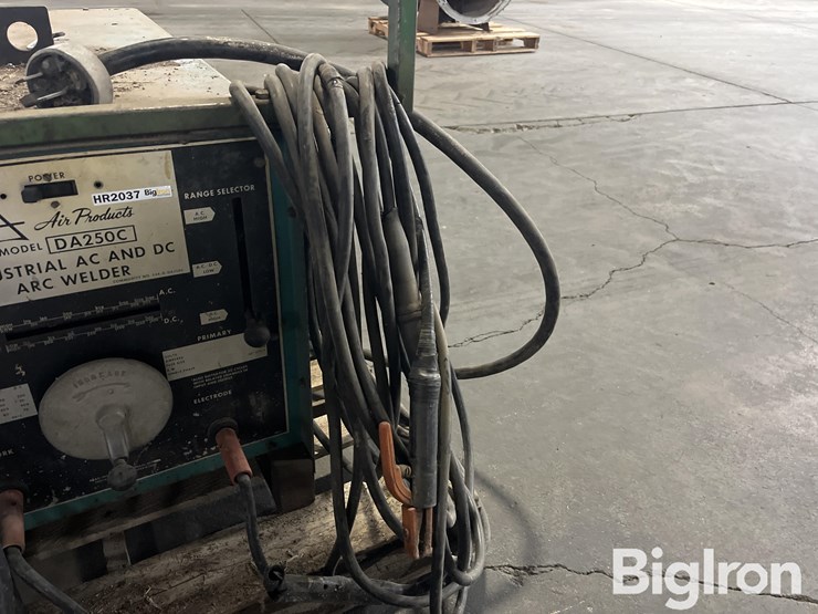 industrial-da250c-welder-image-10