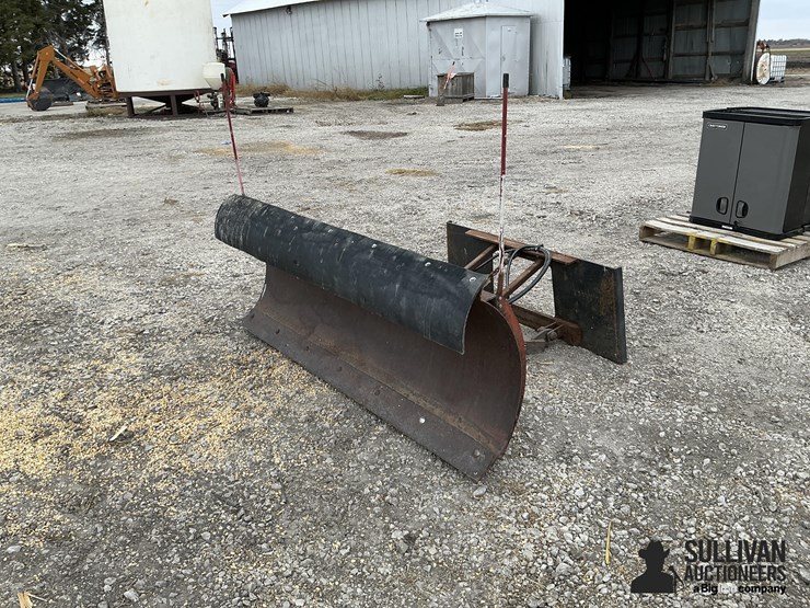 western-6’-skid-steer-mounted-snow-plow-image-1
