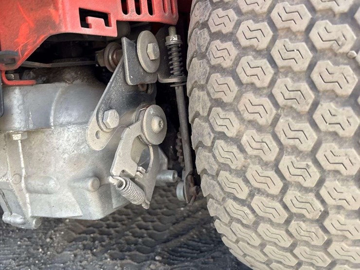 2018-ariens-riding-mower-image-15