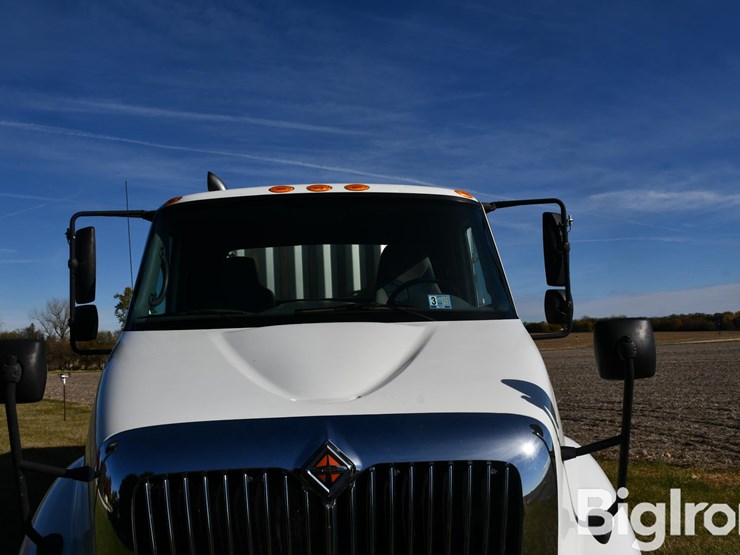 2006-international-8600-image-10