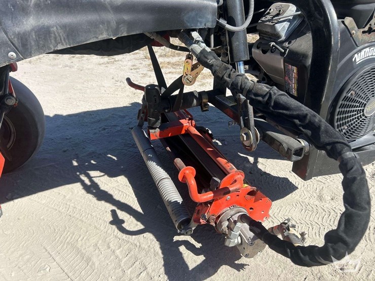 2017-jacobsen-3551-hours-image-8