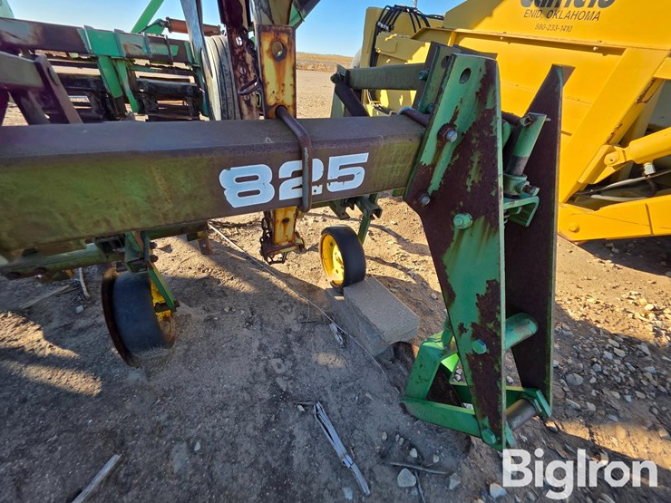 john-deere-825-image-15