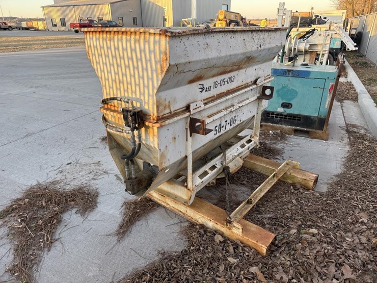 #4294-•-68“-hydraulic-skid-steer-mixer-attachment-image-1