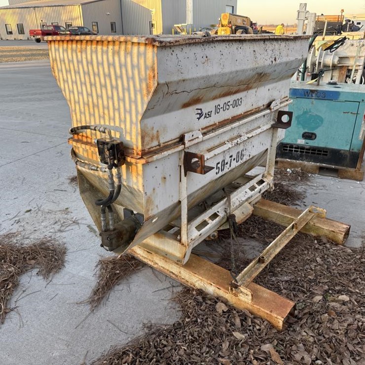 #4294 • 68“ Hydraulic Skid Steer Mixer Attachment