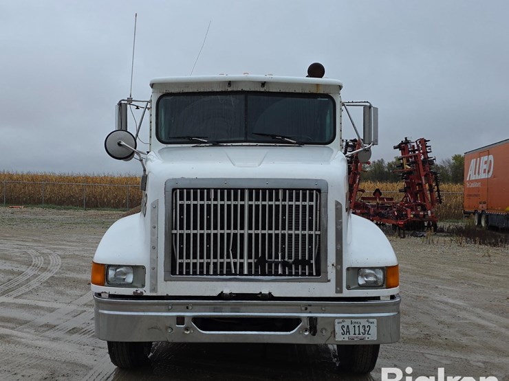 1995-international-9200i-image-2