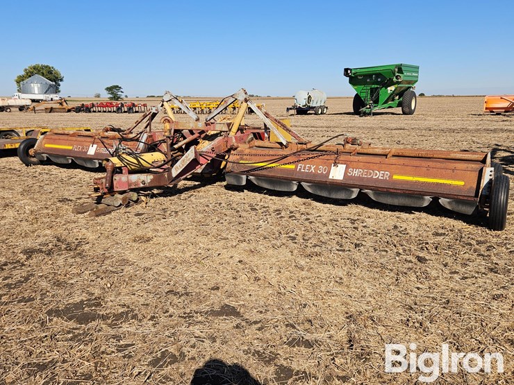 m-c-30sfp-30'-hydraulic-fold-flail-shredder-image-1