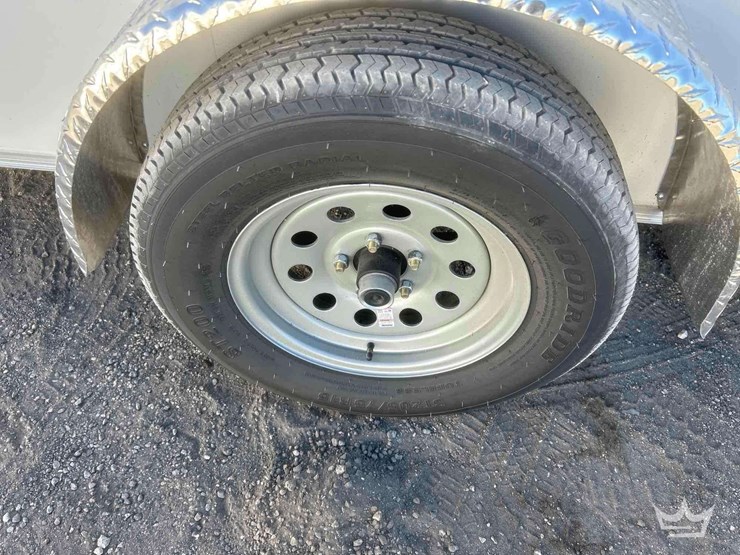 2025-j-&amp;-c-suppliers-enclosed-trailer-image-8