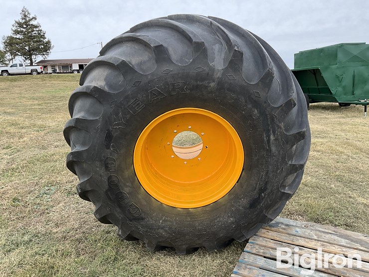 goodyear-66x43.00-25-flotation-terra-tire-w/8-bolt-rim-image-12