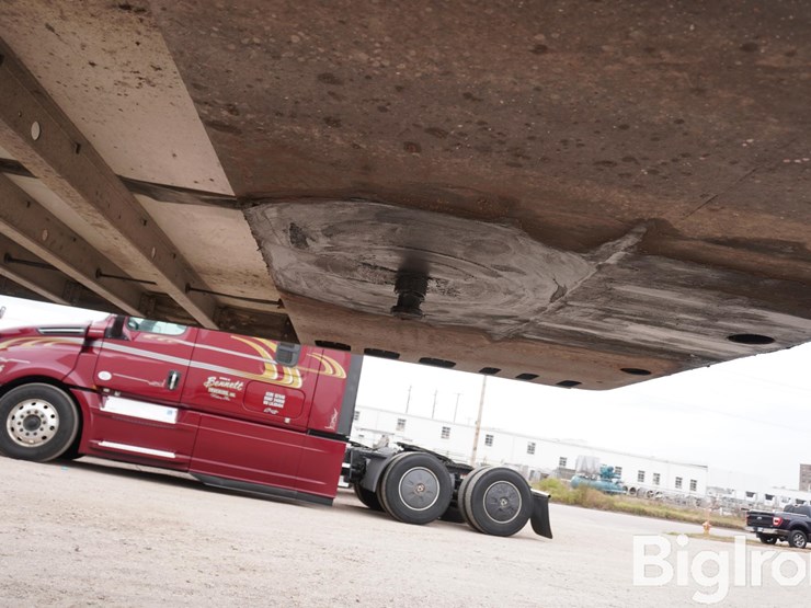 2016-utility-53'-image-9