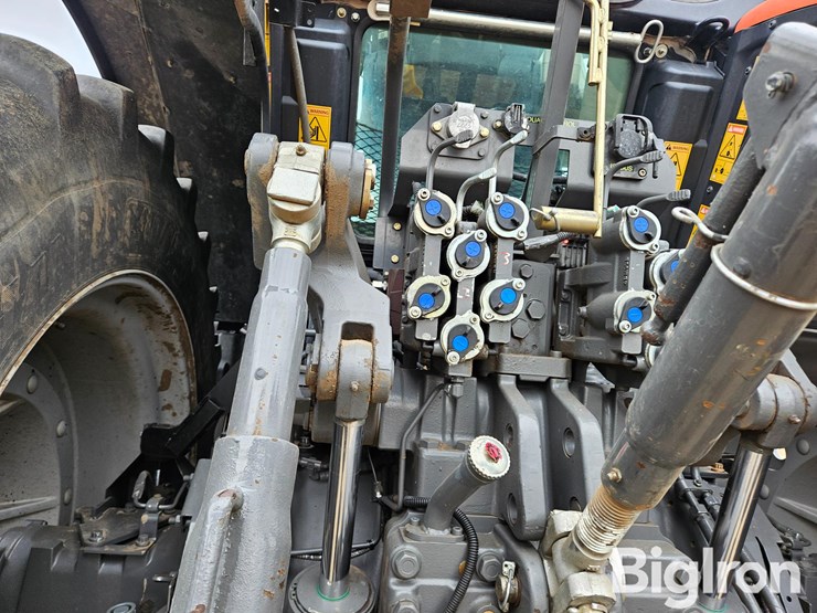 2010-agco-dt205b-image-13