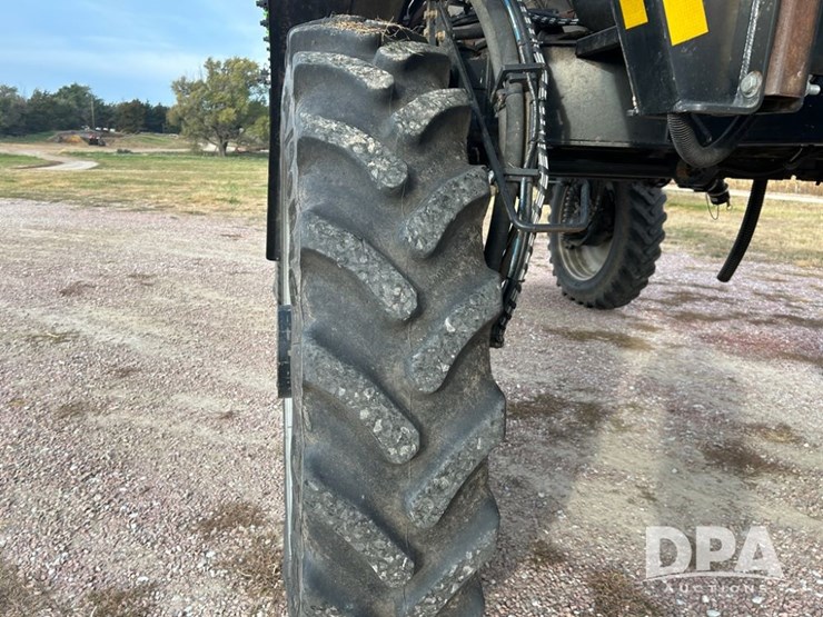 2020-case-ih-patriot-4440-image-17