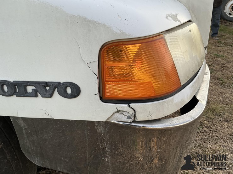 2000-volvo-vn-image-15