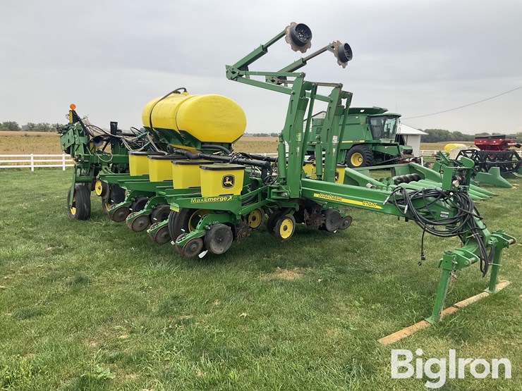 2009-john-deere-1770nt-image-3