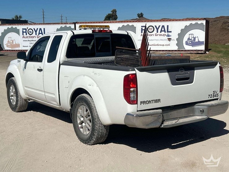 2015-nissan-frontier-image-4