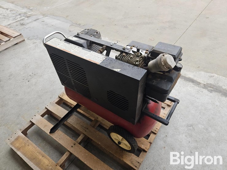 powermate-portable-gas-air-compressor-image-3