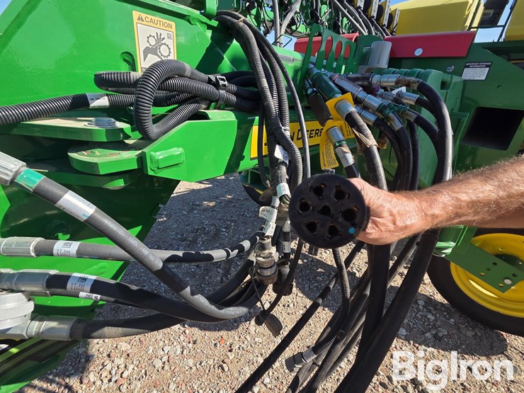 2022-john-deere-1795-image-17